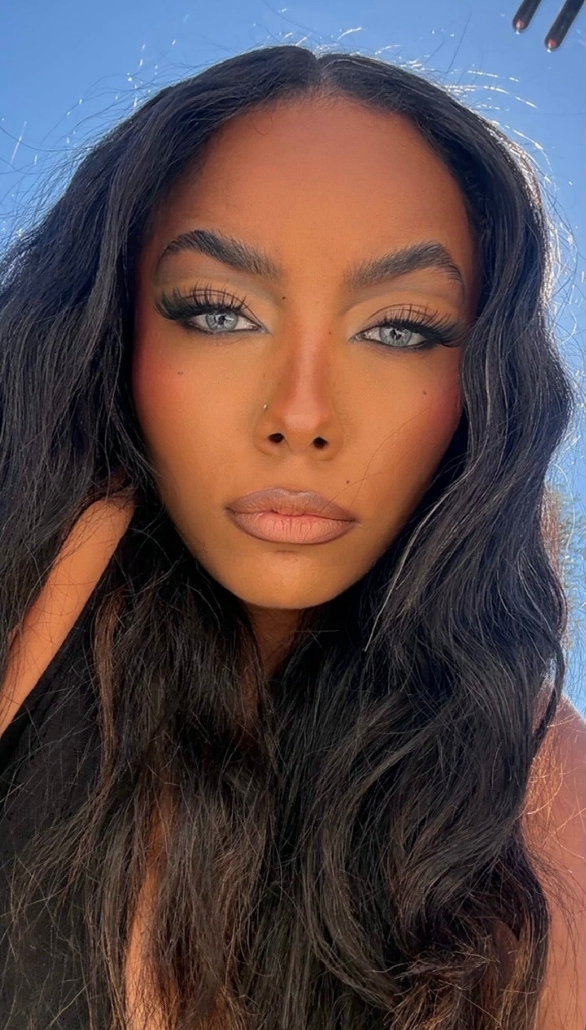 Aura gray